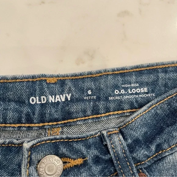 NWT Old Navy Women’s Relaxed Fit Jeans - Medium Blue - Picture 8 of 15
